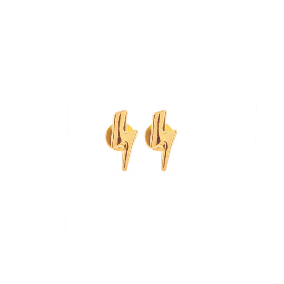 Electrify your look with these LIGHTNING STUDS. A striking addition to any outfit, these earrings are sure to make a statement. Spark up your style with a jolt of lightning (no actual electric shocks, we promise).
Material: 14K gold plated