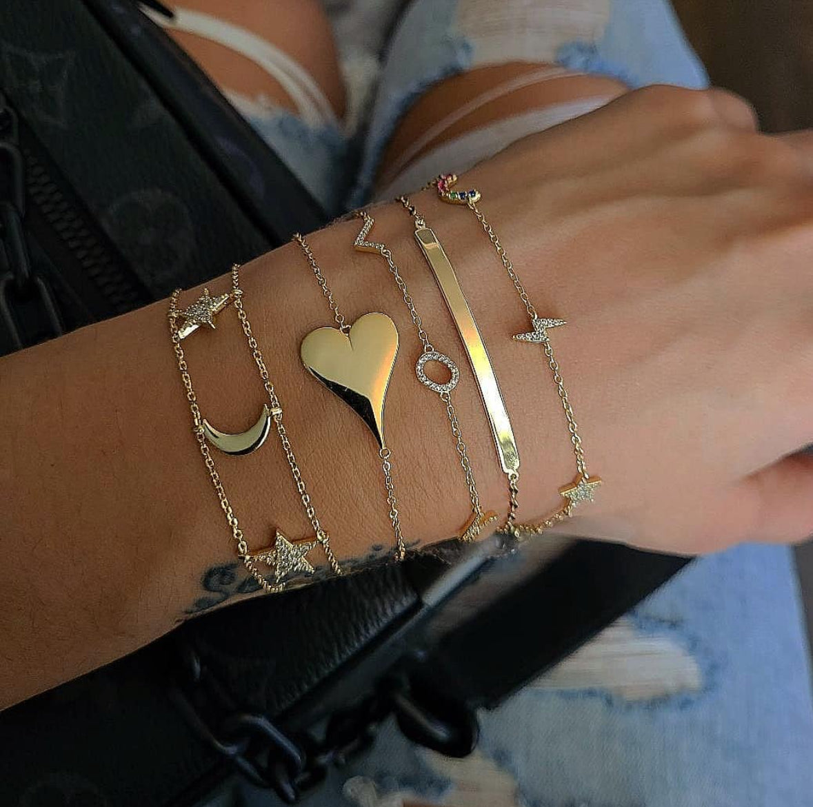 Introducing our delicate Sweetheart Bracelet, featuring a subtle and elegant gold heart design. Made from high-quality materials, this bracelet is perfect for adding a touch of sophistication to any outfit. With its dainty and romantic style, it makes for the perfect gift for that special someone.
Material: Sterling silver .925 + 18K gold plated
Measurements: 6 in + 1.20 in