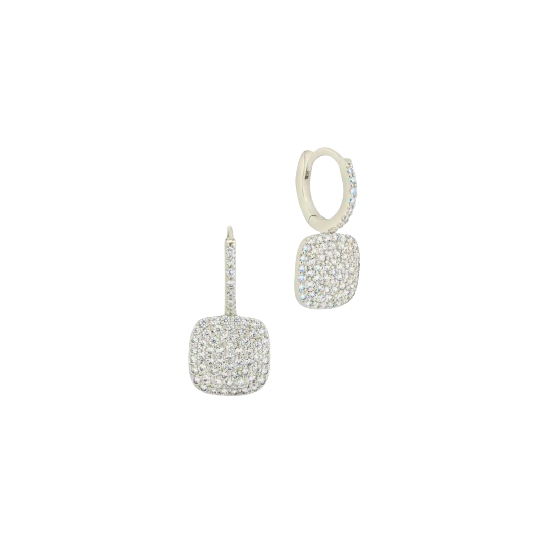 Enjoy timeless elegance with our Silver Squared Hoops. Made from high-quality silver, these hoops have a unique, squared shape that adds a modern twist to a classic style. Lightweight and comfortable, these hoops are perfect for any occasion, making them a versatile addition to any jewelry collection. Expertly crafted with attention to detail, these hoops are a must-have for any fashion-forward individual. Elevate your look with our Silver Squared Hoops.
Material: Sterling silver .925 + 18K gold plated
Me