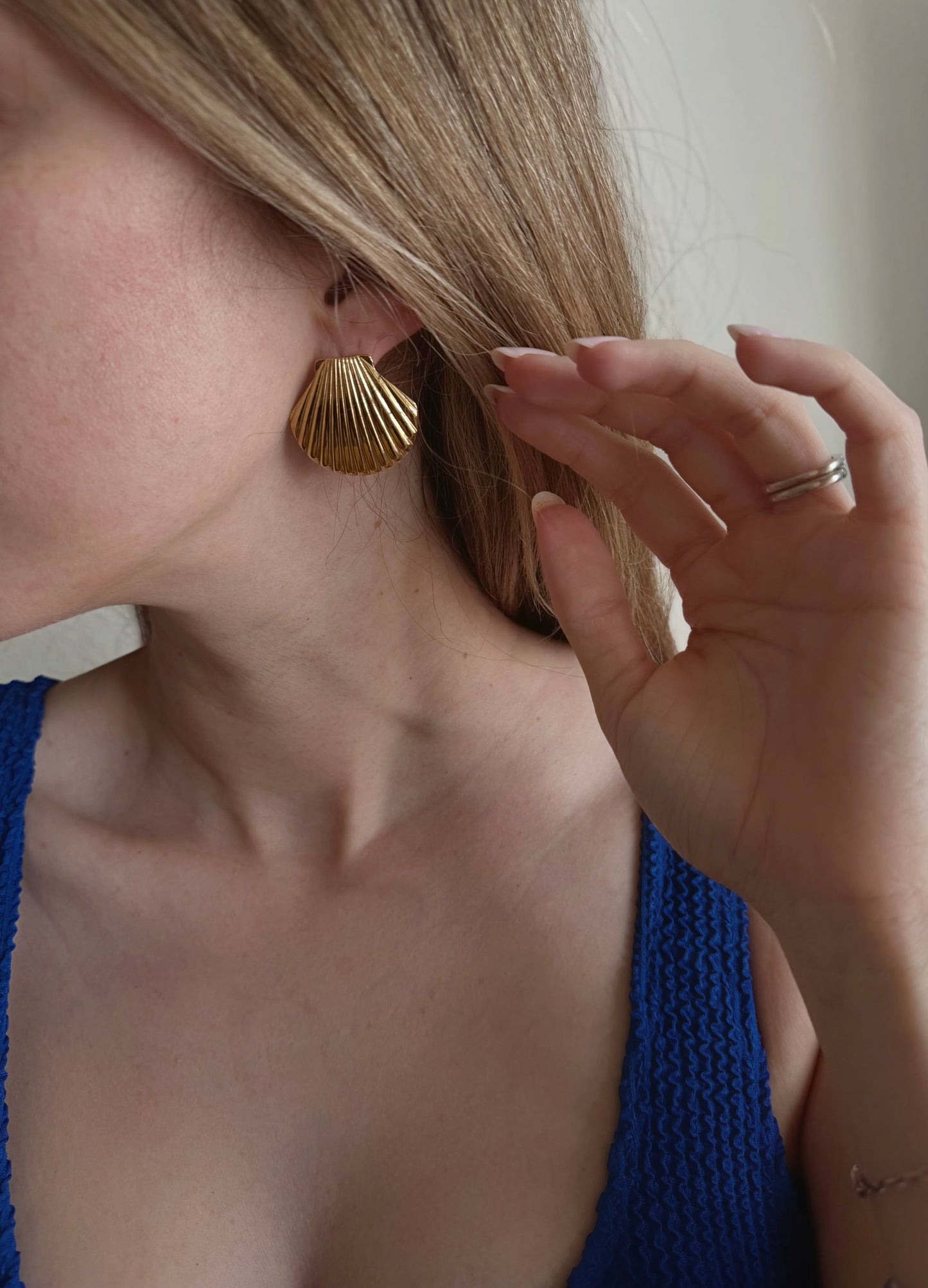 The Marina – Large Golden Shell Earrings