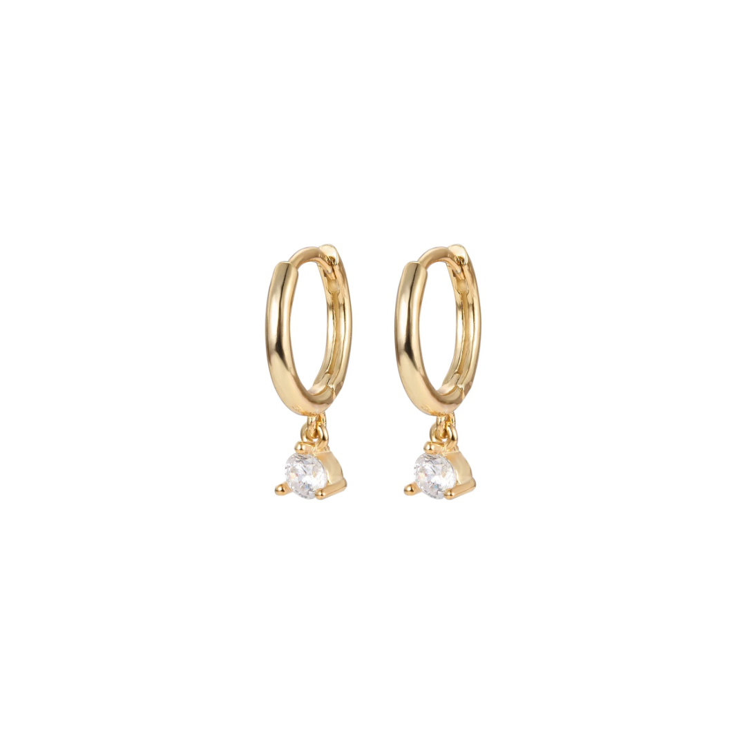 Shine bright with our GLIMMER CRISTAL HOOPS! These earrings will add a touch of sparkle to any outfit. hello to eye-catching glamour. Perfect to add a bit of personality to your everyday look. .925 Sterling Silver + 14K gold plated diamond sparkle
