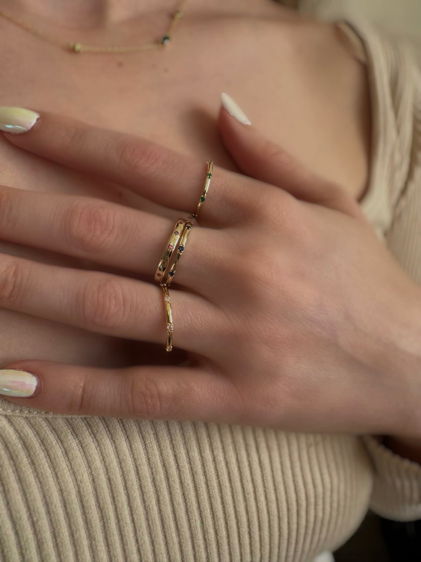 Round Spark Green Ring