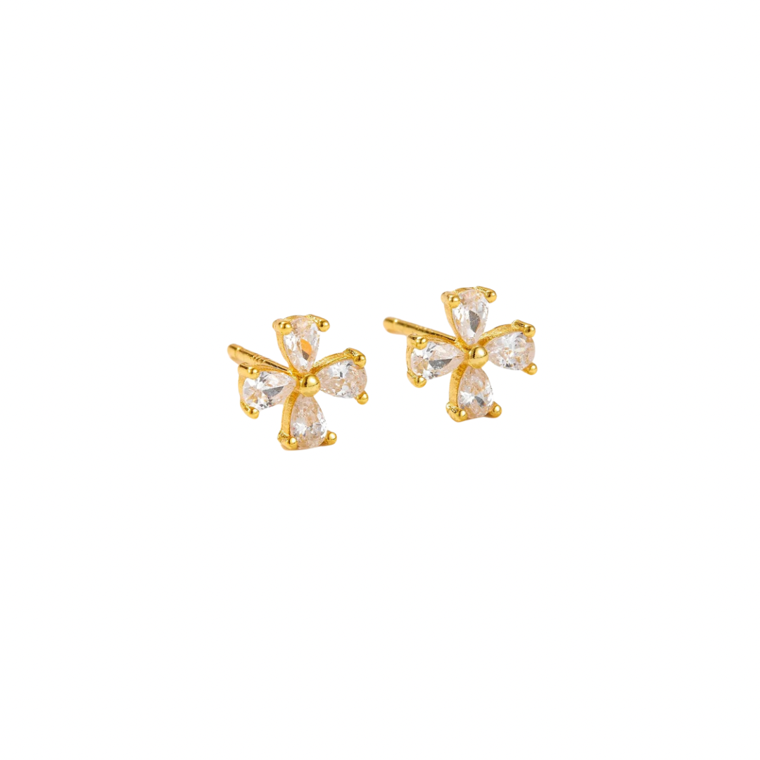 Upgrade your jewelry collection with these elegant Flower Golden Studs! Set in lustrous gold, these studs feature beautiful flower designs that will add a touch of sophistication to any outfit. These versatile studs are perfect for any occasion and are sure to make a statement. Add them to your collection today!
Material: .925 Sterling Silver + 14K gold plated
Measurements: .27 x .27 in