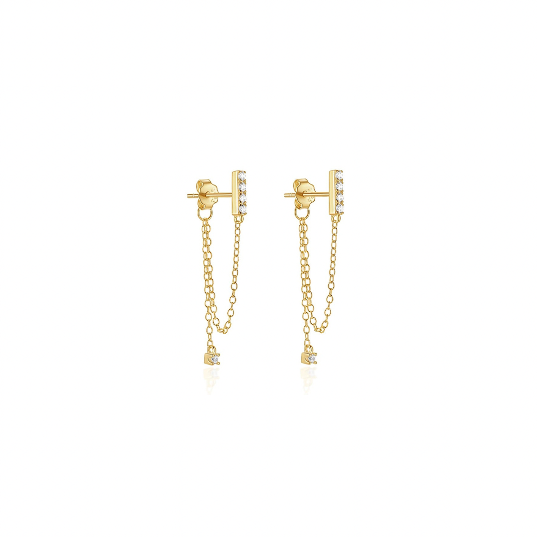 Embrace your bold side with these DELICATE BAR CHAIN EARRINGS!
These earrings will add the perfect touch of risk and adventure to any outfit.
Featuring delicate bar chains, they will give you a unique and daring look.
Perfect for those who love to take risks and stand out from the crowd.
Material: 925 Sterling Silver + gold plated 18K
measurements: sparkle line: .30 in
Height from line to sparkle : 1.10 in