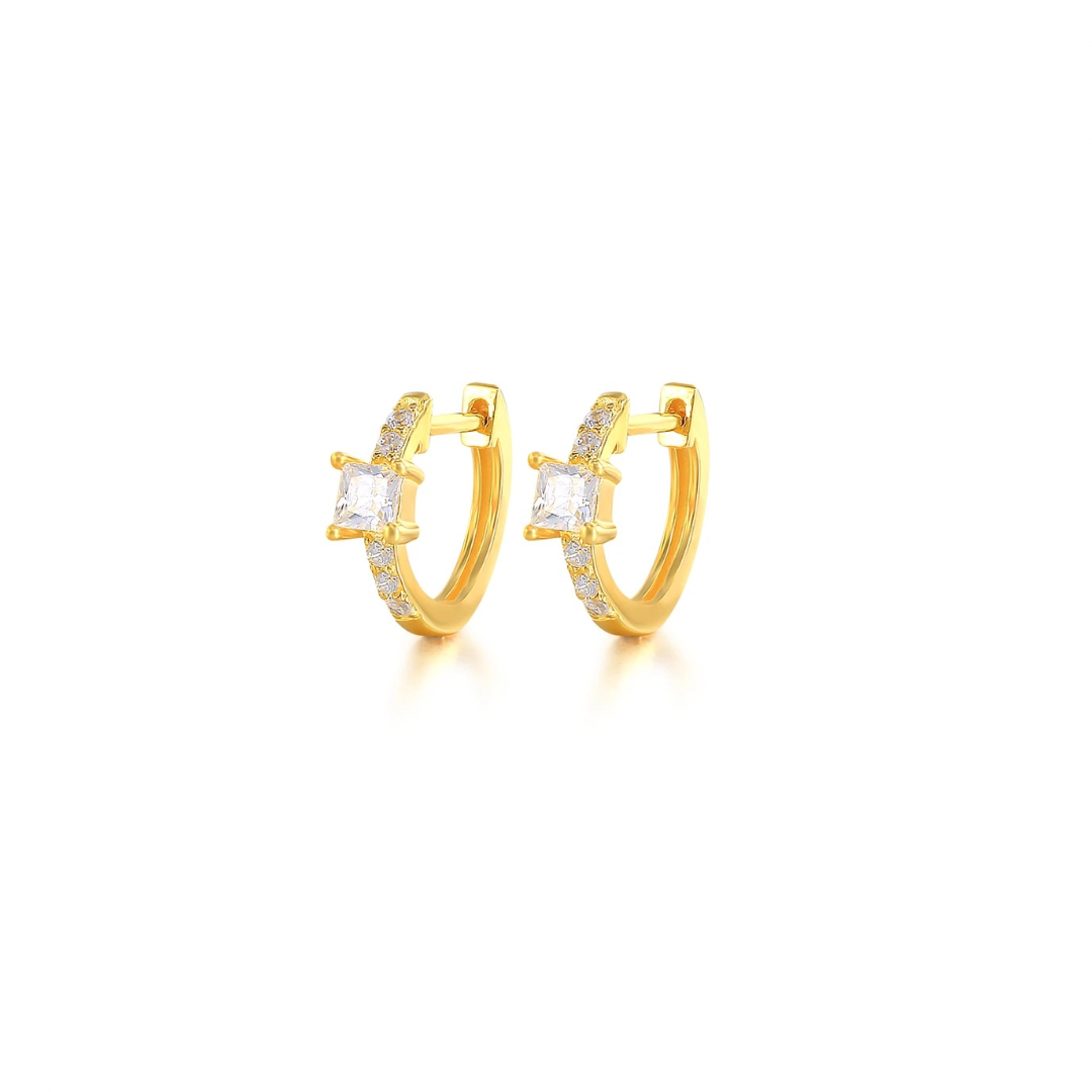 Experience elegance and sophistication with our Square Clear Sparkle Hoops. Made of high-quality materials, these hoops are designed to add a touch of glamour to any outfit. The square shape and sparkling detail make them a unique and stylish choice for any occasion.
Elevate your accessory game with these stunning hoops.
Perfect Gift for Her and Bridesmaid gift
Material: .925 Sterling Silver + 18K gold plated
Measurements: .50 x .45 in