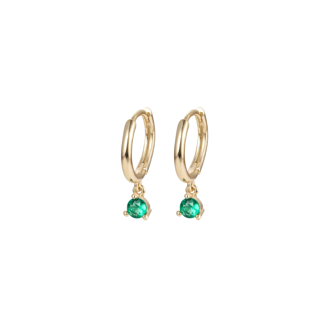Shine bright with our GLIMMER GREEN HOOPS! These earrings will add a touch of sparkle to any outfit. Say goodbye to dull hoops and hello to eye-catching glamour.
Perfect to add a bit of personality to your everyday look.
Warning: may cause compliments!
Material: .925 Sterling Silver + 14K gold plated
Measurements: .40 x .65 in