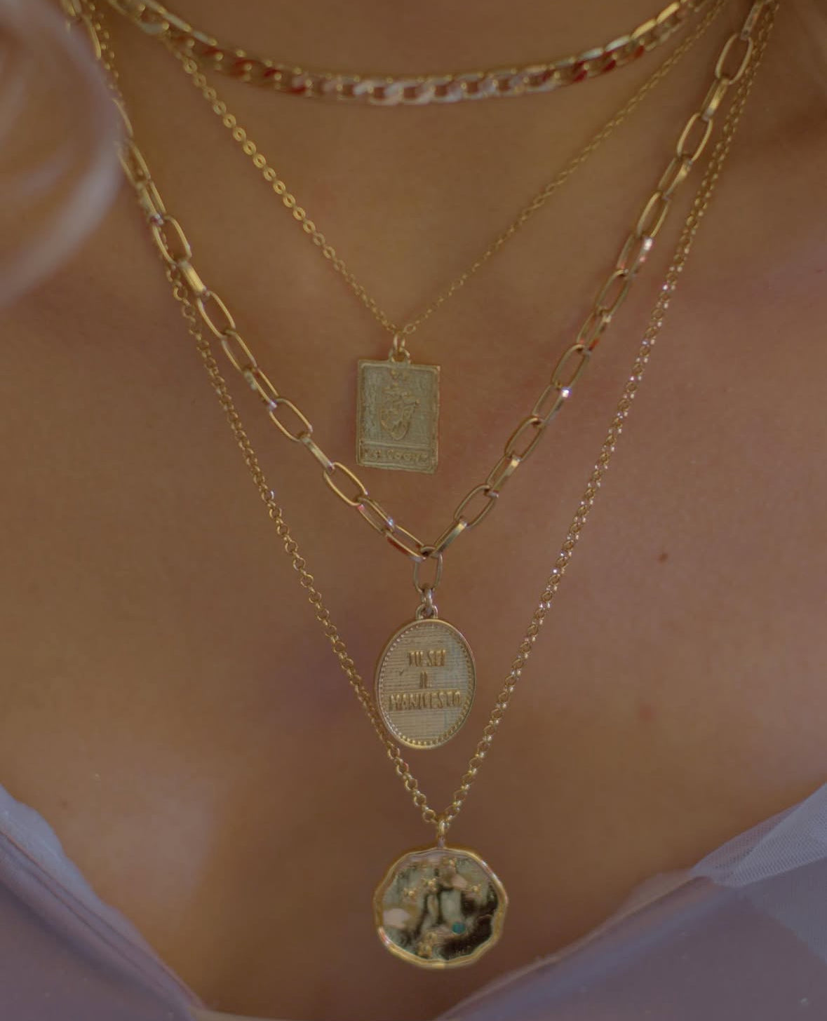 Embrace the power of love and intuition with our El Corazón Tarot Necklace. Inspired by mystical tarot symbolism, this gold-plated pendant features an intricately detailed heart, representing passion, strength, and emotional clarity. Whether you wear it as a spiritual amulet or a bold fashion statement, this piece is perfect for layering or wearing solo.