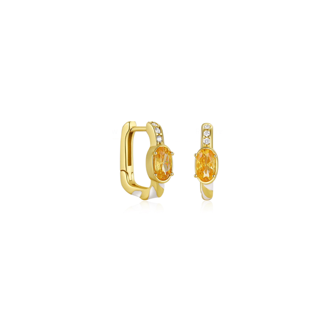 Elevate your style with our ENAMEL CARAMEL YELLOW HOOPS. These trendy piercing feature a luscious enamel caramel yellow color, adding a touch of sophistication to your look. Don't just follow trends, set them with our exclusive hoops.
Material: .925 Sterling Silver + 14K gold plated
Measurements: .50 x .45 in diameter