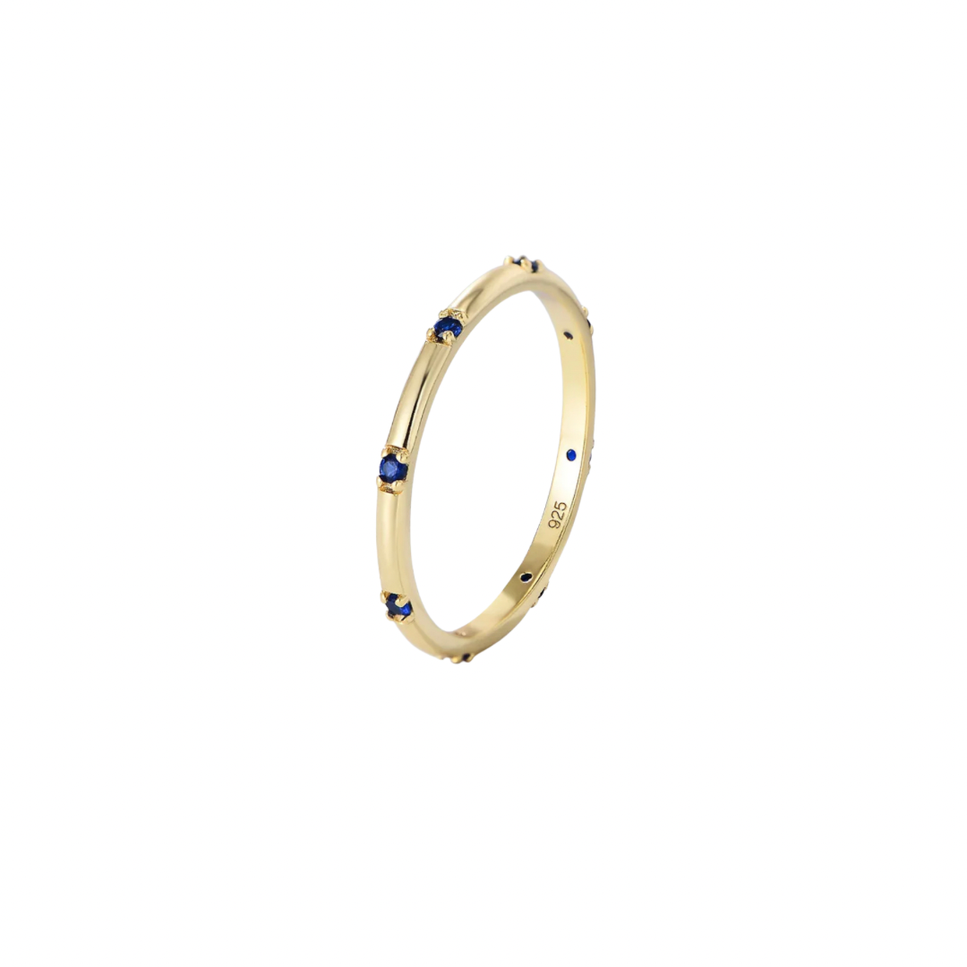 Spark up your style with this ROUND SPARK BLUE RING!
You can use it in your index finger or maybe thumb, this ring adds a pop of playful color to any outfit.
Don't miss out on this unique and cute option for your jewelry collection!
Material: .925 Sterling Silver + 14K gold plated
