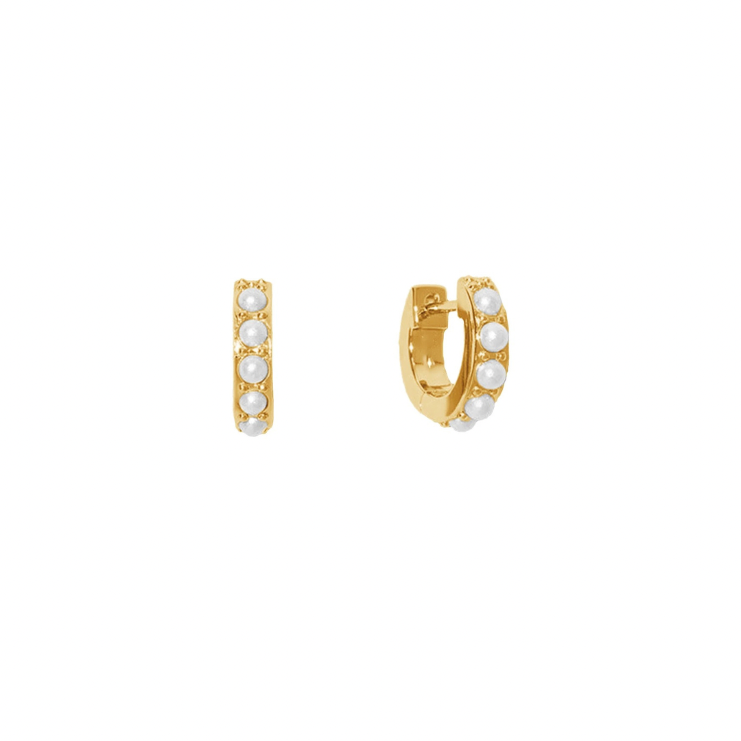 Experience elegance and simplicity with our SMALL PEARL HUGGIES. These huggies have a versatile design that can be dressed up or down. The delicate pearls add a touch of sophistication, making them the perfect choice for any occasion.
Material: Sterling silver .925 + 18K gold plated
Measurements: .45 x .35 in