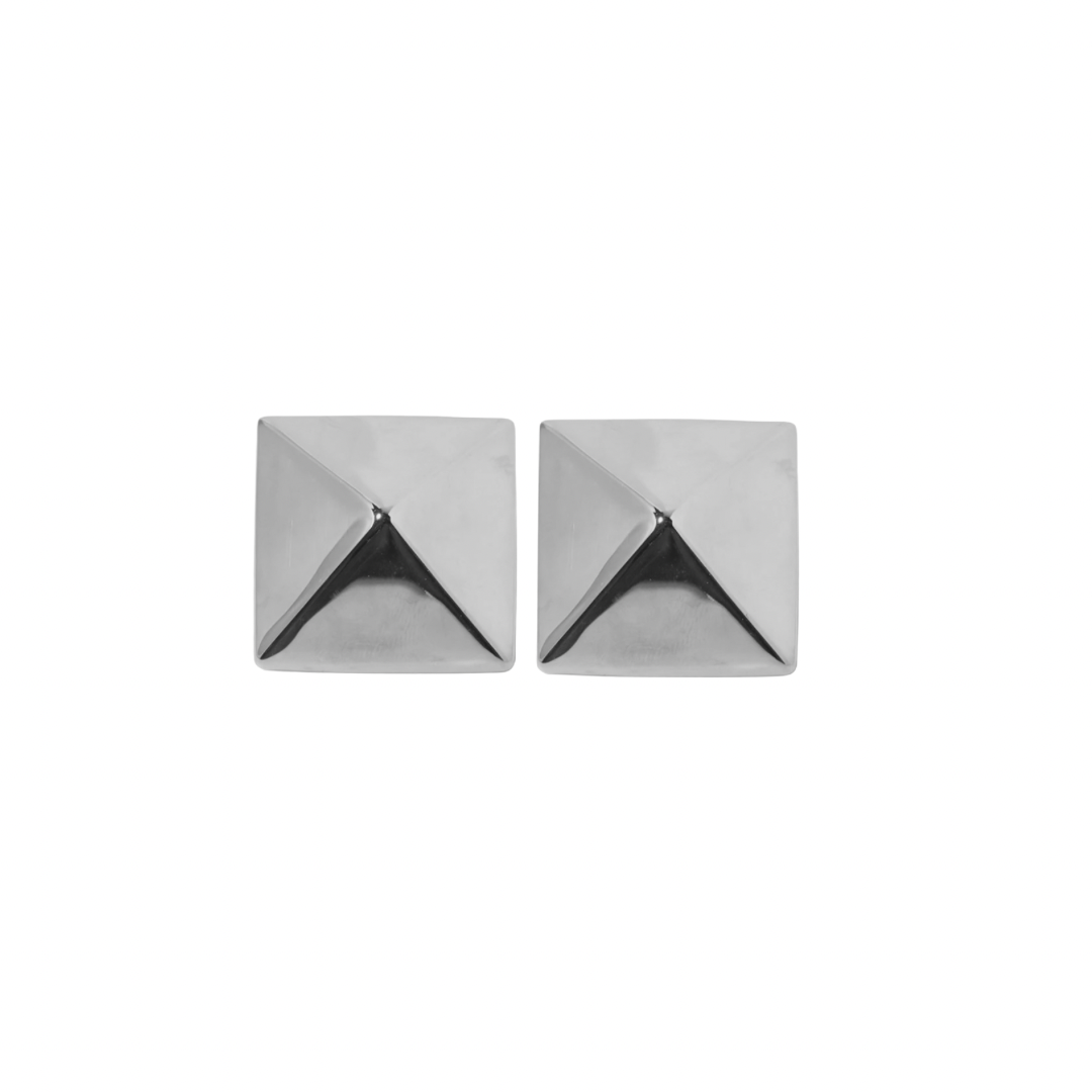 Add a touch of sophistication to your wardrobe with our Pyramid Silver Earrings. Made from high-quality silver, these earrings feature a unique pyramid design that exudes elegance and style. Transform your look with these timeless earrings that will elevate any outfit.
Material: Stainless Steel + 18K gold plated
Measurements: 1.10 x 1.10 in