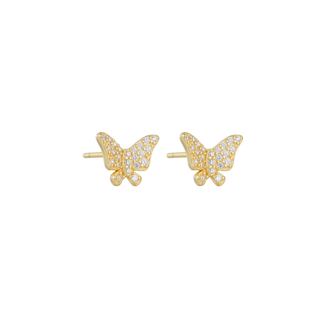 Introducing the SPARKLE BUTTERFLY GOLDEN STUDS, the perfect accessory for any occasion. Crafted with stunning detail and sparkle, these butterfly-shaped golden studs will add a touch of elegance and charm to your outfit.
Material: .925 Sterling Silver + 14K gold plated
Measurements: .40 in x .25 in