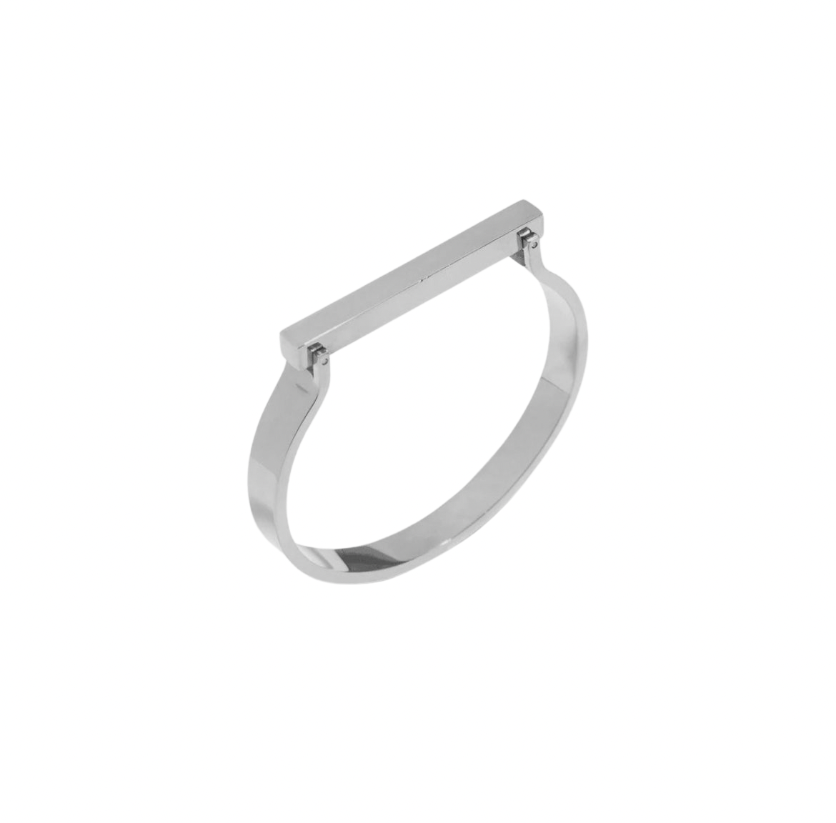 The bold bar bracelet boasts a striking design with a substantial silver bar, creating a visually prominent and luxurious accessory. The bracelet radiates a sophisticated elegance, making it a standout piece for those seeking a statement accessory. The bold
bar design adds a modern touch, enhancing its overall contemporary and eye-catching appeal. Ideal for elevating both casual and formal attire, this bracelet is a blend of bold style and timeless elegance.
Material: brass
Medida: 6cm w x 6cm l. Bar: 4.