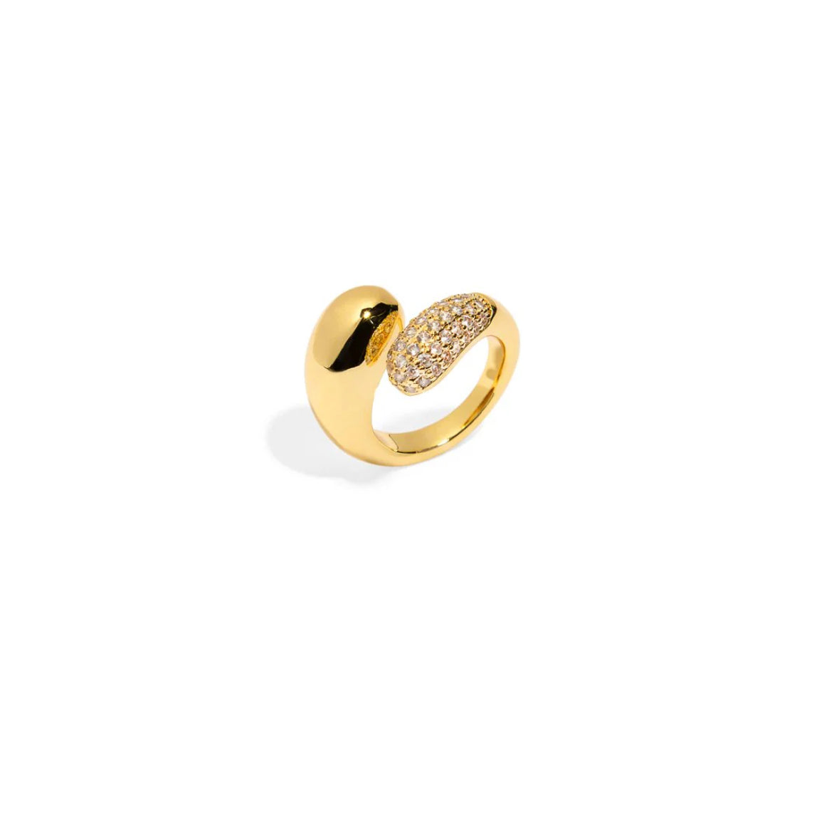 With its sleek design and embedded zirconias, this ring will make you shine on any occasion. Add a touch of luxury and sophistication to your style with this stunning accessory.
Material: Brass with 4 microns of 18k gold plating and zirconias (high-quality material).
Size: 1.6 cm maximum thickness.