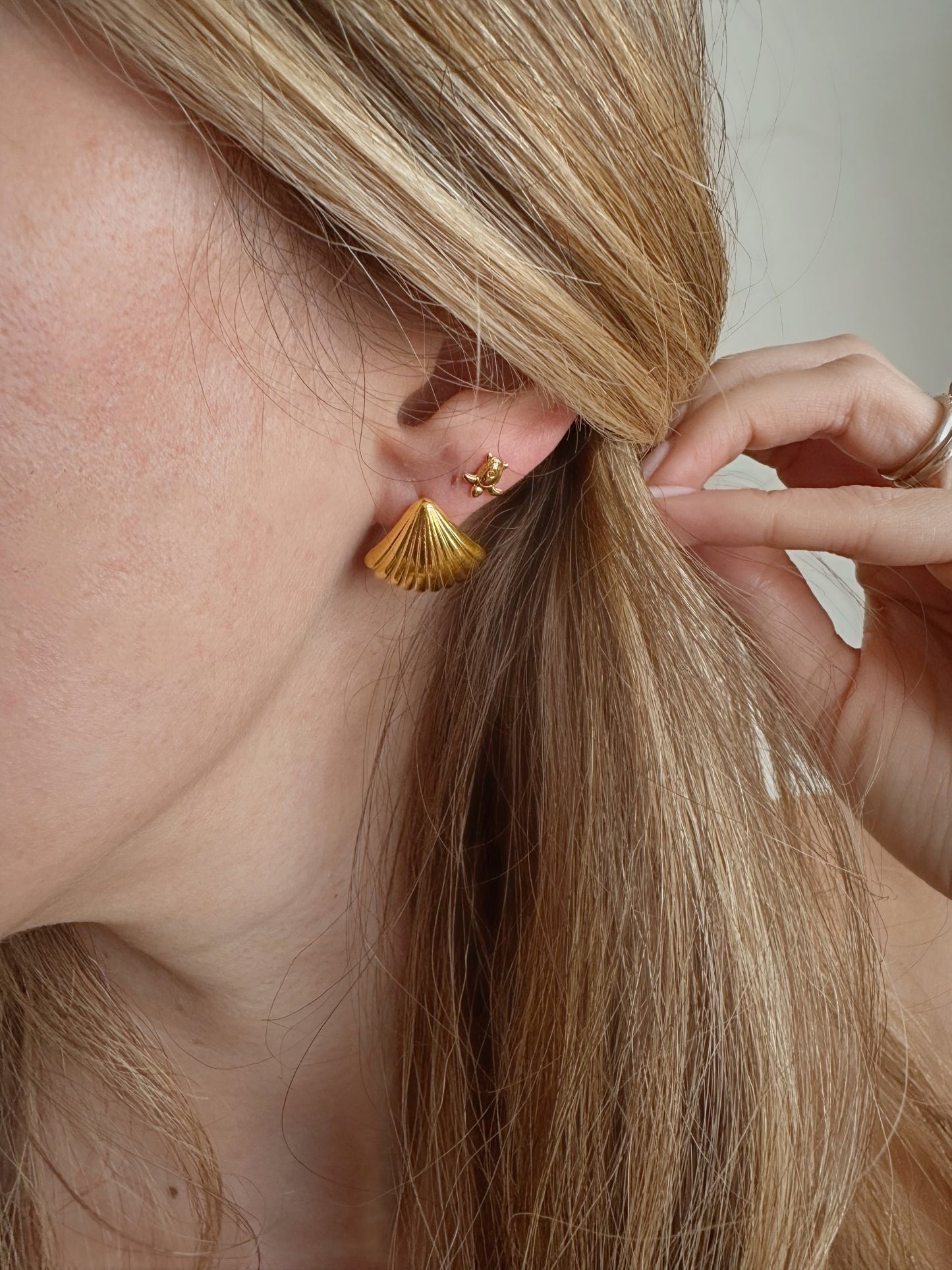 Small Golden Shell Earrings