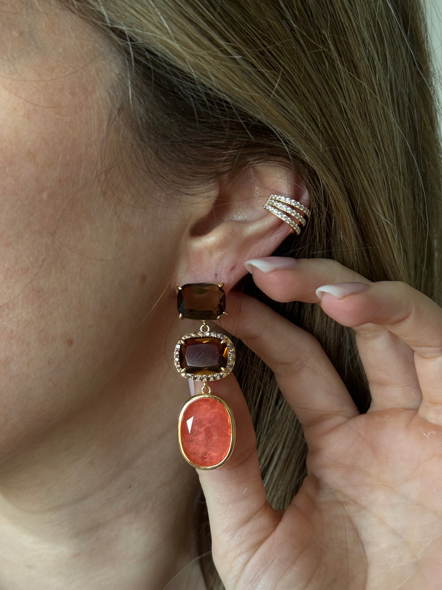 Make a statement on your next date night with the GAETA EARRINGS. These expertly crafted earrings are designed to elevate any outfit and make you stand out. With their chic and bold look, they will add a touch of sophistication to your look. Perfect for any special occasion, these earrings are a must-have for any fashion-forward individual.
Material: Sterling silver .925 + 18K gold plated
Measurements: 1.95 x .65 in