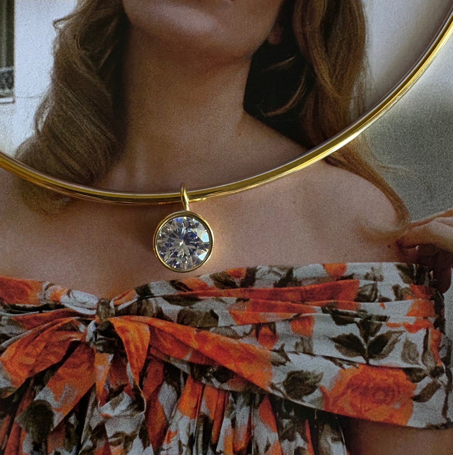 Caroline round zircon collar necklace additional angle