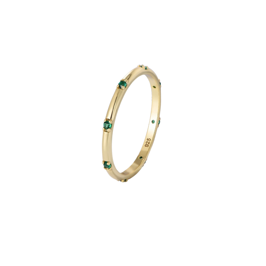 Spark up your style with this ROUND SPARK GREEN RING! 
You can use it in your index finger or maybe thumb, this ring adds a pop of playful color to any outfit. 
Don't miss out on this unique and cute option for your jewelry collection!


Material: .925 Sterling Silver + 14K gold plated