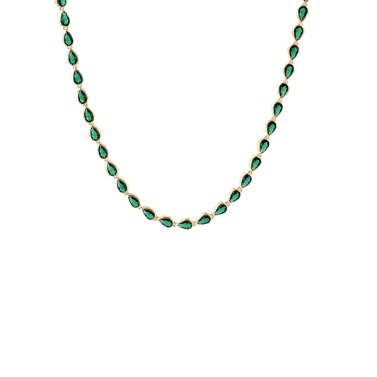 Add a pop of color to your outfit with our Emerald Drop Necklace!

Featuring a stunning emerald gemstone, this necklace is perfect for adding a touch of elegance and playfulness to any look. (Glittering, green goodness awaits!)


Material: Sterling silver .925 + 18K gold plated

Measurements: 14 in + 2 in 