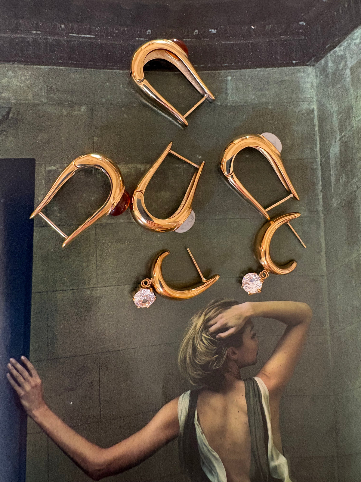 Ines Wave Zircon Hoop Earrings