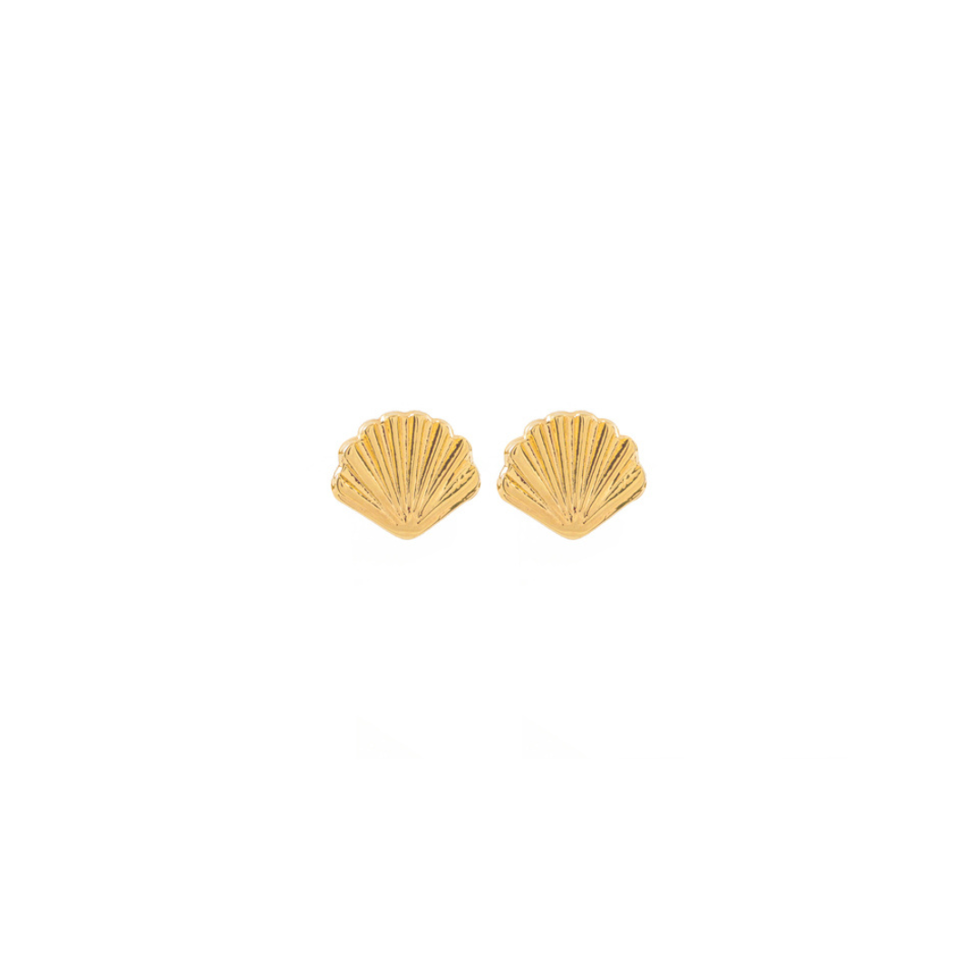 Add a touch of beachy charm to any outfit with our SEA SHELL STUDS. These golden studs are perfect for those who love to embrace their inner mermaid (or merman)!

Bring some coastal vibes to your wardrobe with these quirky and playful earrings. (Your sea-faring friends will be envious.) Hello Summer 2024! 🏝️

Material: 14K gold plated