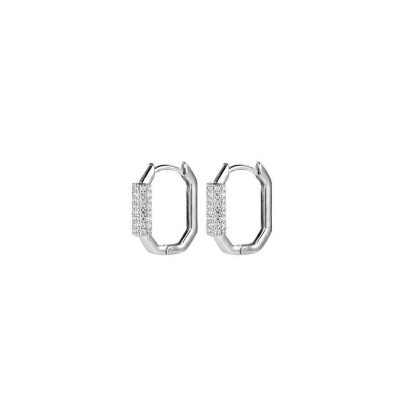 Elevate your style with these OVAL SQUARED MIDDLE SILVER HOOPS.

Perfect for day or night, these hoops are sure to make a nice statement and elevate your fashion game.


Material: 925 Sterling Silver + gold plated 18K

Measurements:  .55 in x .50 in