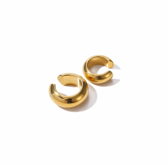 Bold Gold Ear Cuff in 18K gold-plated stainless steel — no piercing needed, Fanie Marie Jewelry

Measurments: 0.94 cm tickness: 0.6 cm