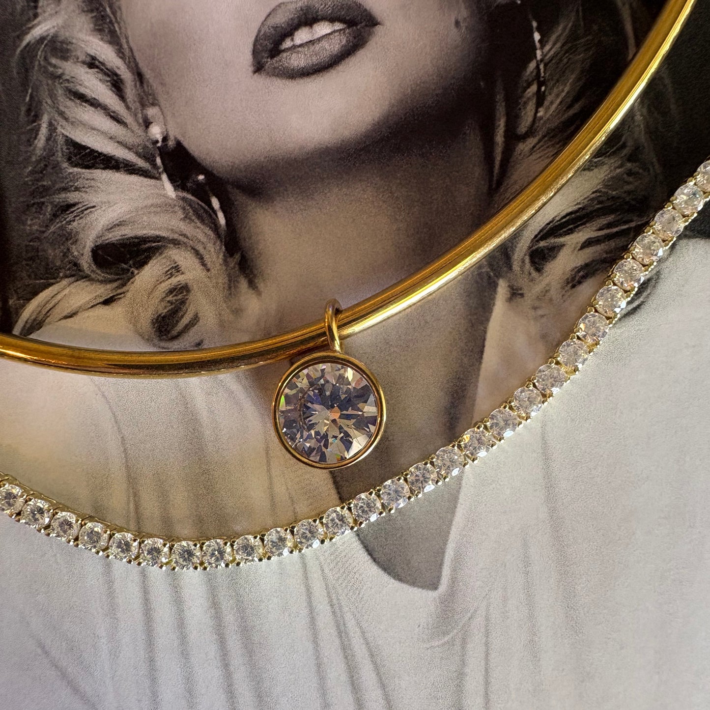 Caroline round zircon collar necklace detail shot