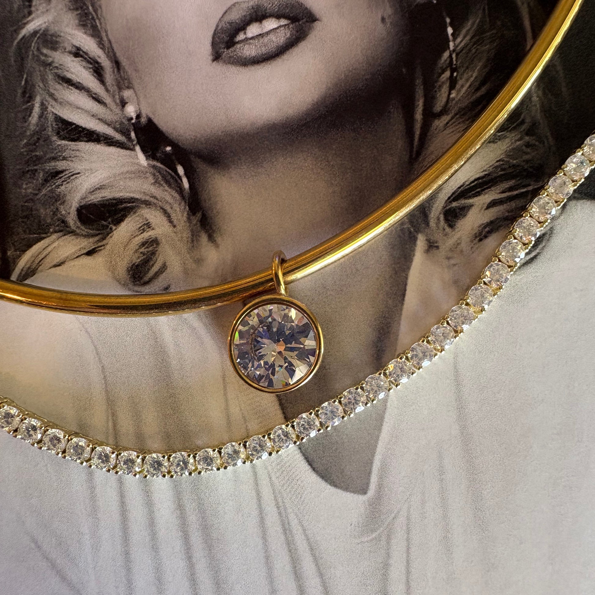 Caroline round zircon collar necklace detail shot
