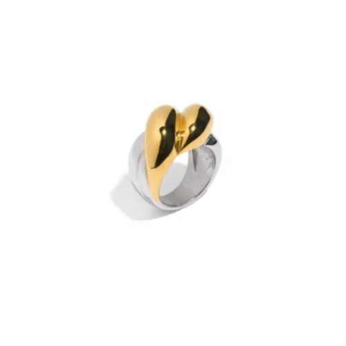 Take a chance with this daring mix of sterling silver .925 and 18K gold! Upgrade your jewelry collection with this unique and bold combination of materials. Add a touch of trendiness with our MIX CHUNKY RING. Made of sterling silver .925 and 18K gold plating, this ring is both stylish and durable. Elevate your look with this unique dual-tone ring.